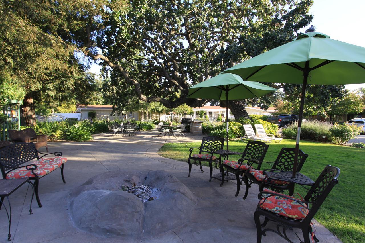 Meadowlark Inn Solvang Exterior photo